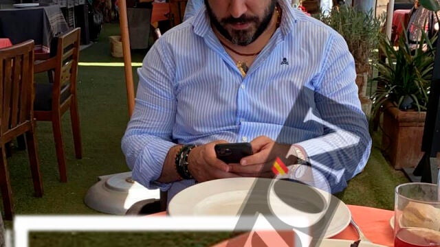 La imagen del móvil, suministrado por Rubén Villalba, que utilizaban Koldo y Aldama