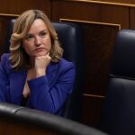 El PSOE pide a Feijóo que "condene sin paliativos" y "con la cabeza alta" las "barbaridades" contra Pilar Alegría