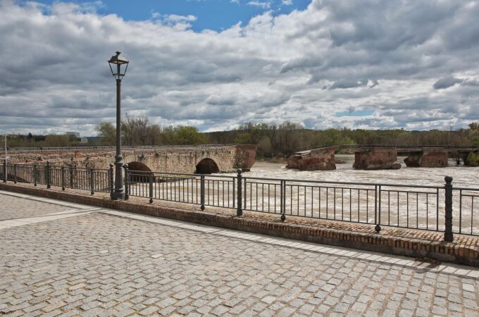 CASTILLA LA MANCHA.-Urtasun y alcalde de Talavera se reunirán en mayo en el Ministerio para abordar la reconstrucción del Puente Viejo