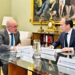 Francisco Martín y Borja Carabante, durante la reunión entre Gobierno y Ayuntamiento