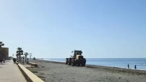 El Ayuntamiento de Adra trabaja en la adecuación de playas