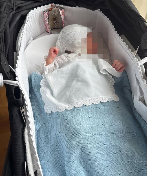 Imagen compartida por Lourdes Montes de su hijo Nicolás en la cuna
