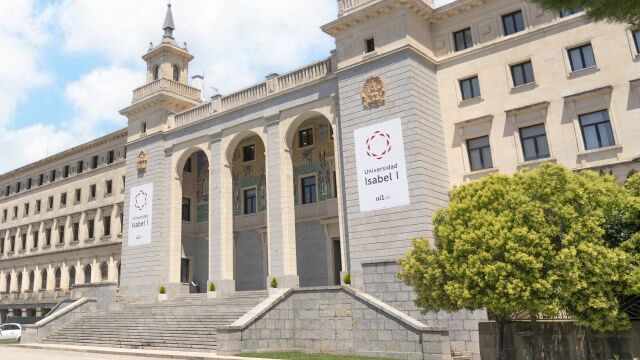 Fachada de la Universidad Isabel I