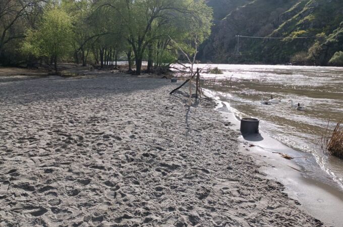 Ayuntamiento Toledo insiste en pedir precaución con el uso de la playa: "No sabemos qué tiene esa arena"