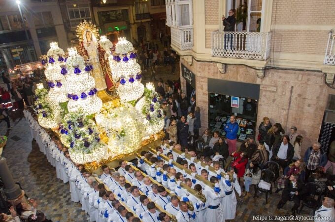 MURCIA.-La zona lumbar, el cuello y las rodillas, las áreas más castigadas durante la Semana Santa