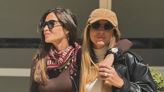 Sara Carbonero con una amiga con looks primaverales.