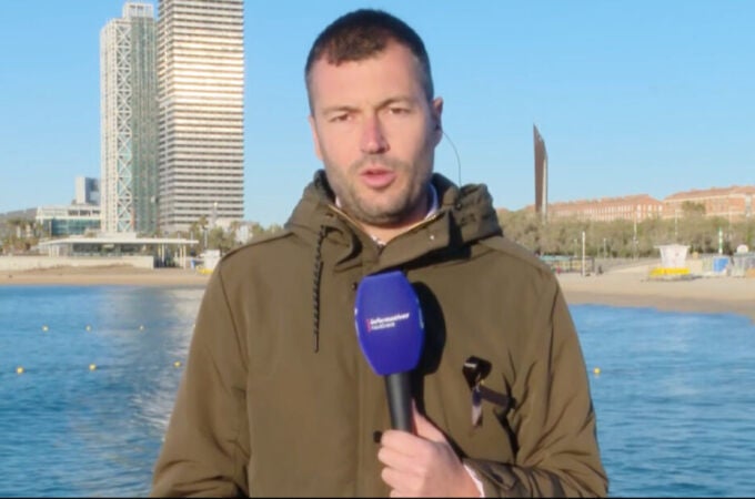 El motivo del lazo negro en los trabajadores de Informativos Telecinco y Noticias Cuatro