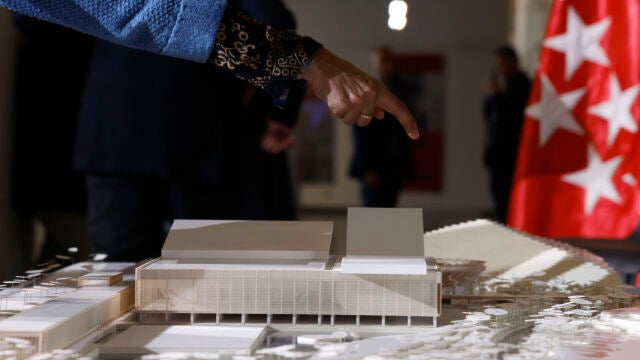 El alcalde de Madrid, José Luis Martínez-Almeida, presenta el proyecto del nuevo estadio semipermanente de la Caja Mágica