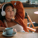 Los auriculares JBL Tune 520BT son cómodos y ligeros