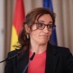 La ministra de Sanidad, Mónica García, durante una rueda de prensa tras el Consejo Interterritorial del Sistema Nacional de Salud (CISNS), en el Hotel Cigarral Santa María, a 4 de abril de 2025, en Toledo, Castilla y León (España). El Ministerio de Sanidad y las comunidades autónomas han acordado en el Consejo Interterritorial de Salud el Plan de Salud Mental 2025-2027, que estará dotado con 39 millones de euros. 04 ABRIL 2025;SALUD;CISNS;TOLEDO;SALUD MENTAL Juanma Jiménez / Europa Press 04/04/2025