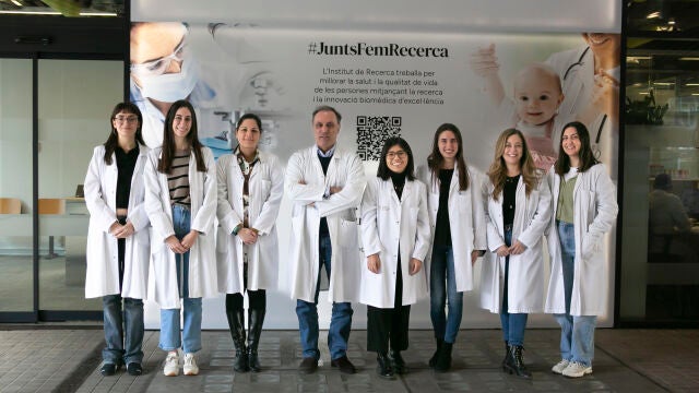 Javier Briones, investigador principal del estudio, junto a su equipo