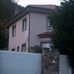 Detenido un matrimonio en Oviedo por tener a sus hijos encerrados rodeados de excrementos