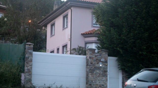 Imagen de la vivienda unifamiliar en la que residían el matrimonio y sus hijos en una zona rural de Oviedo (Asturias)