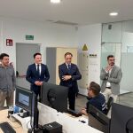 El alcalde de Salamanca, Carlos García Carbayo, visita Xoborg Technologies