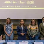 La coordinadora de Trasplantes de Castilla y León, María Eugenia Perea, y la directora gerente del Causa, Carmen Rodríguez Pajares, atienden a los medios de comunicación con motivo de la reunión de los 100 trasplantes de páncreas y 100 trasplantes renales de donante vivo realizados en el Hospital Universitario de Salamanca.