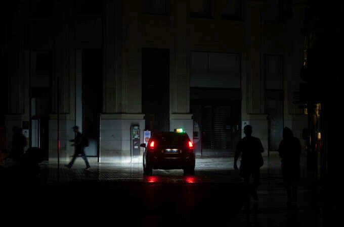 Andalucía, la región más poblada de España, vivió una jornada en la que las ochos provincias quedaron a oscuras hasta la madrugada del martes