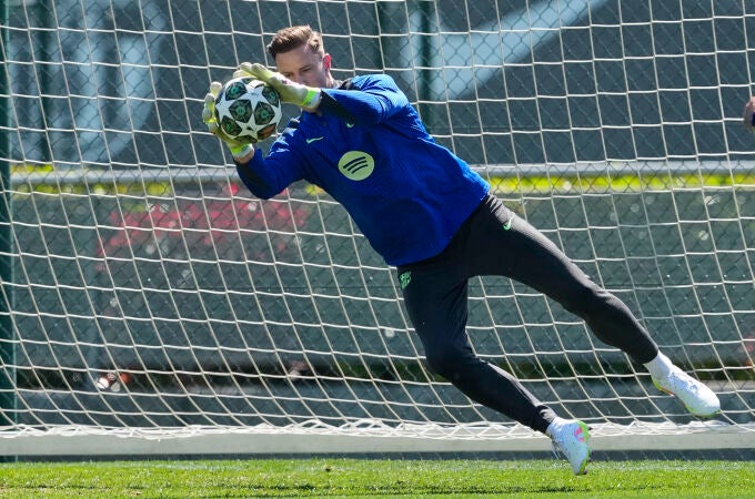 Ter Stegen, en un entrenamiento del Barcelona