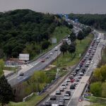 La DGT prevé casi 7,54 millones de desplazamientos por carretera en la durante el puente de mayo