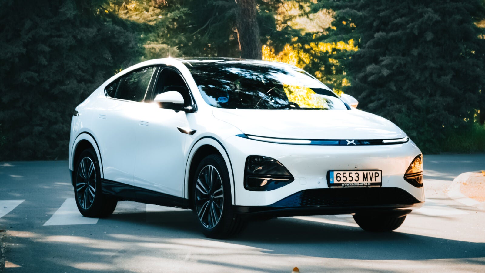 Xpeng G6 en color blanco