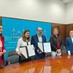 El alcalde de Ponferrada, Marco Morala, y la directora general de CIUDEN, Yasodhara López, tras firmar el acuerdo