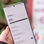 Descubre cómo puedes ahorrar batería en tu móvil durante un apagón