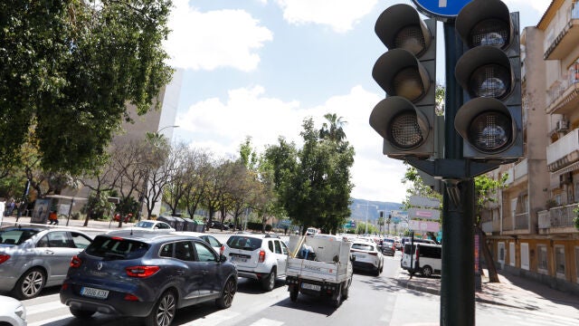 Semáforo apagado durante el apagón del día 28 de abril de 2025