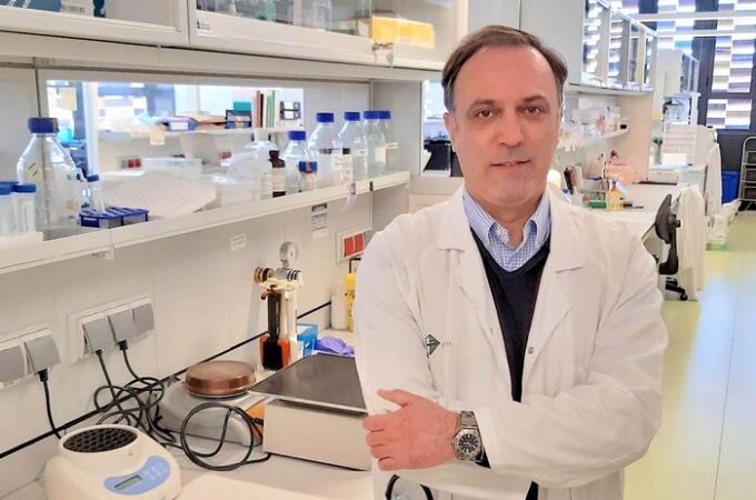 Javier Briones, uno de los investigadores que ha desarrollado la terapia