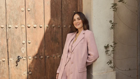 Tamara Falcó con traje de lino.
