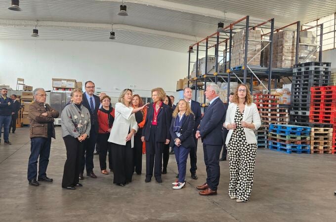 Visita de la reina Sofía al Banco de Alimentos de Guadalajara.