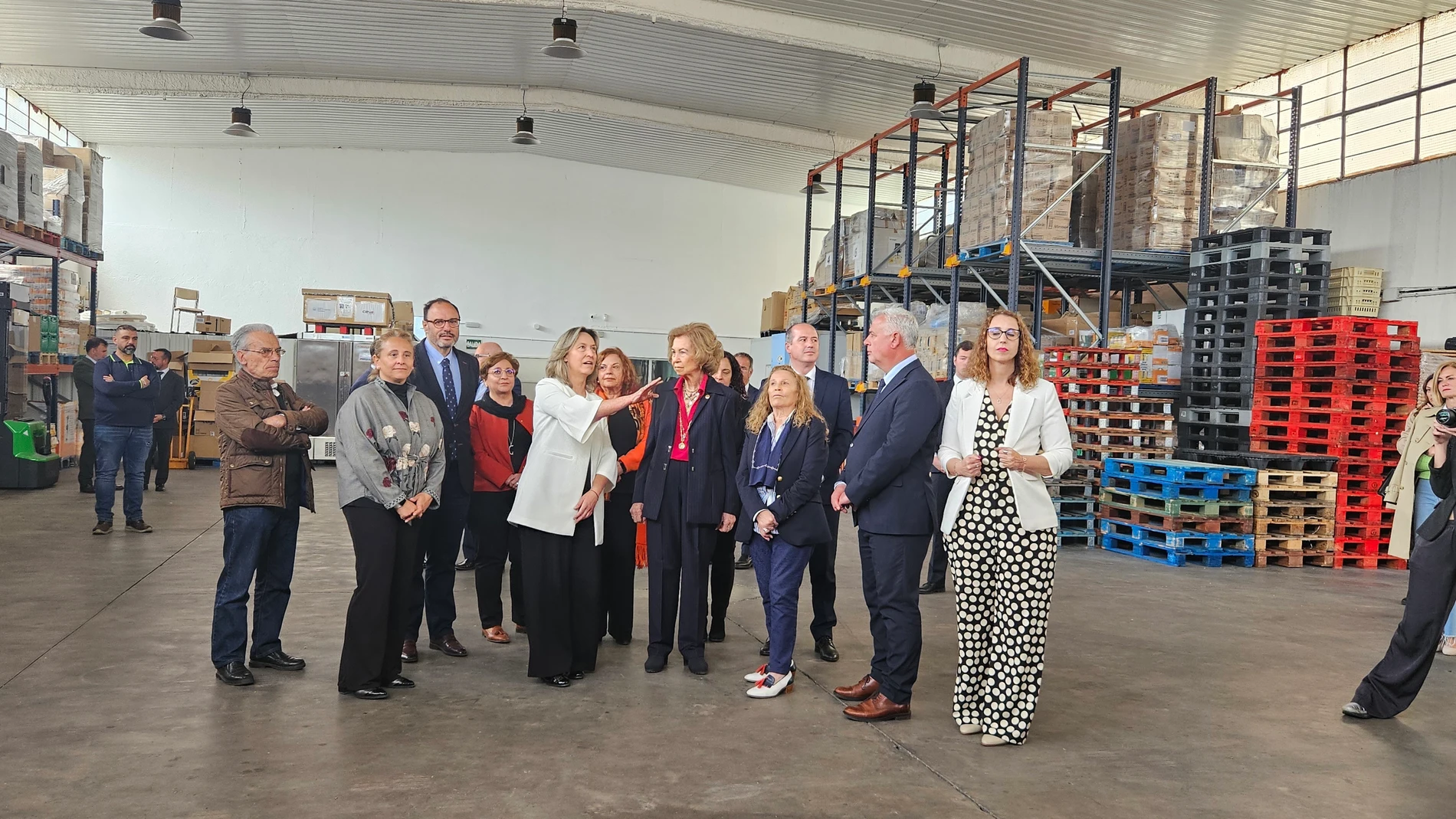 Visita de la reina Sofía al Banco de Alimentos de Guadalajara.