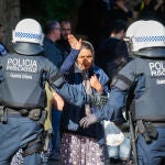 El Ayuntamiento de Barcelona desaloja el asentamiento del barrio de Vallcarca 