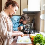 Muy poca gente lo sabe y su vida está en riesgo: elimina estos tóxicos de tu cocina que usas en el día a día