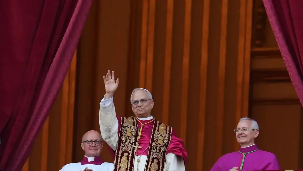 Papa.- León XIV, el papa con tres pasaportes