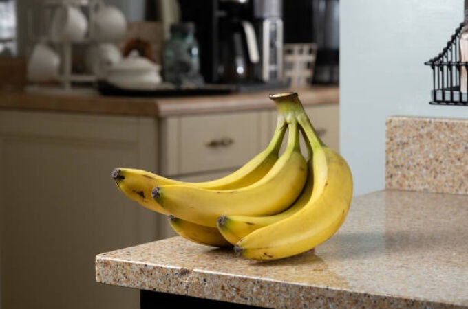 Los plátanos duraran más tiempo sin ponerse marrones si los guardas con este artículo de cocina