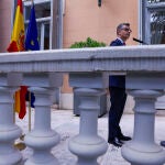 El ministro de la Presidencia, Justicia y Relaciones con las Cortes, Félix Bolaños, atiende a los medios de comunicación