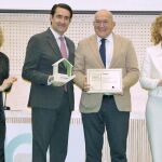 Suárez-Quiñones y Carnero durante la entrega de los Premios de Edificación Sostenible 