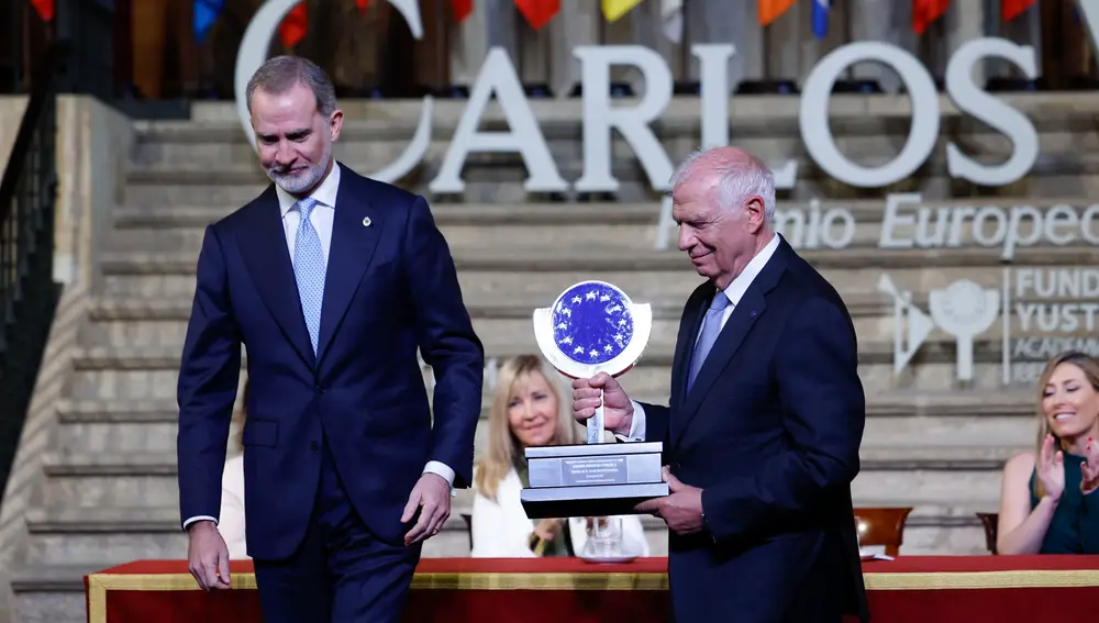 Josep Borrell recibe el Premio Europeo Carlos V