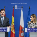 Alfonso Fernández Mañueco junto con María José Sáenz de Buruaga