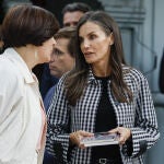 El look de la Reina Letizia para inaugurar la Feria del Libro de Madrid.