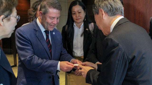  El presidente de Castilla-La Mancha, Emiliano García-Page, se reúne en Tokio (Japón), con los responsables de la compañía ´Japan Trade Bureau´ 