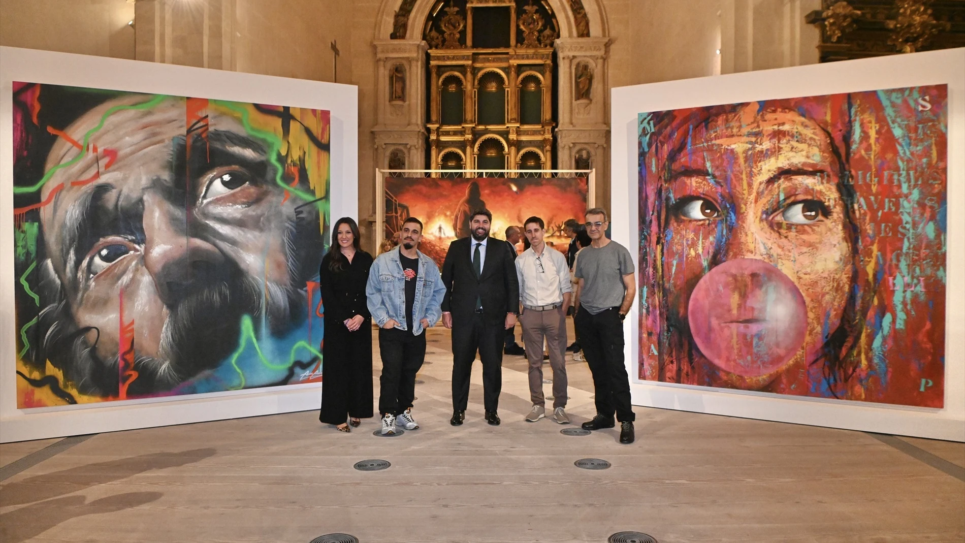 El jefe del Ejecutivo autonómico, Fernando López Miras, inaugura la exposición 'De vándalos a leyendas'