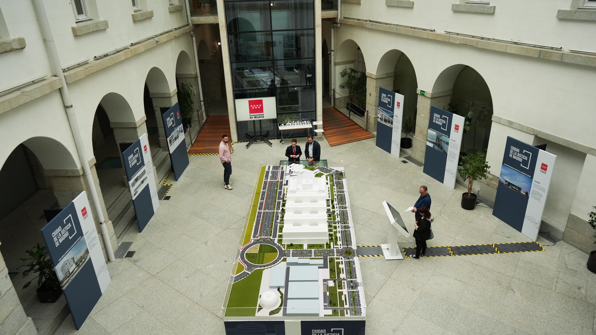 Madrid abre la exposición itinerante de la maqueta de la Ciudad de la Justicia