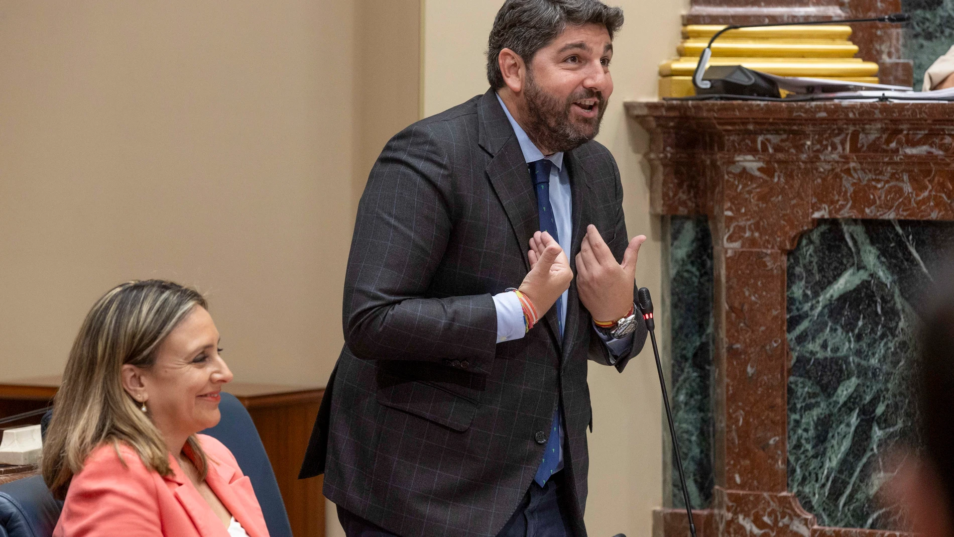 CARTAGENA, (MURCIA), 09/05/2025.- El presidente de la Comunidad de Murcia Fernando López Miras (c), este viernes durante un momento de su intervención en el pleno de control al gobierno en la Asamblea Regional de Murcia. EFE/Marcial Guillén