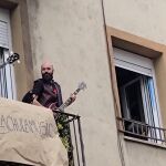 Conciertos improvisados por San Isidro amenizan las calles de Madrid