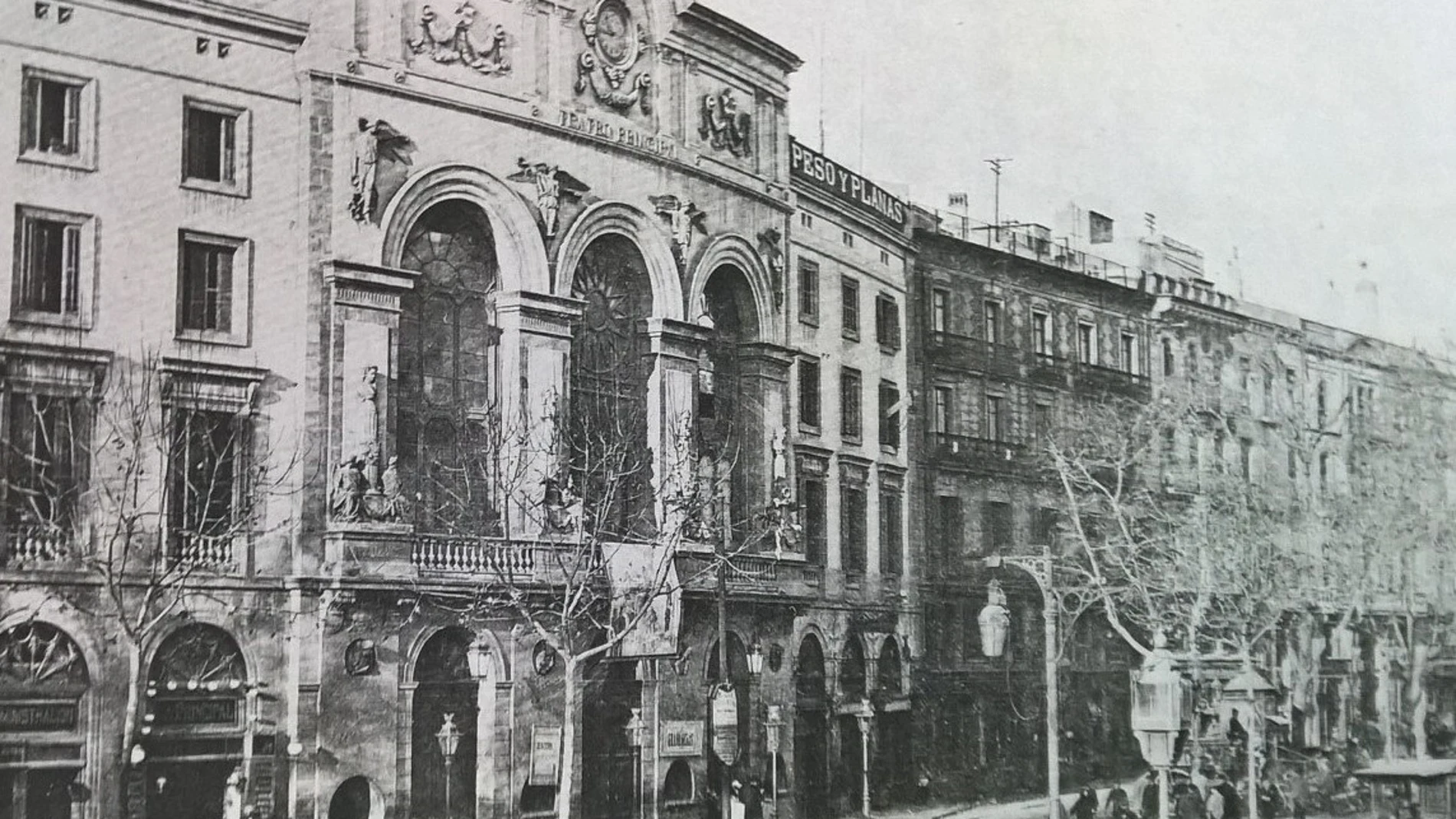 Esta Barcelona está desapareciendo: edificios históricos tapiados, cerrados y sin plan de futuro