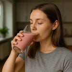 Philips rebaja su licuadora más versátil: tritura hielo, hace smoothies y cuesta menos de 35 euros