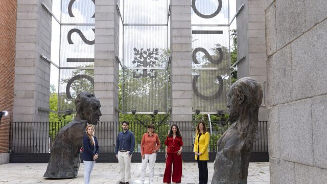 De izq. a drcha, Marta Miguel, Samuel Fernández, Isabel Portero, Eva Jiménez y Marta Navarrete 