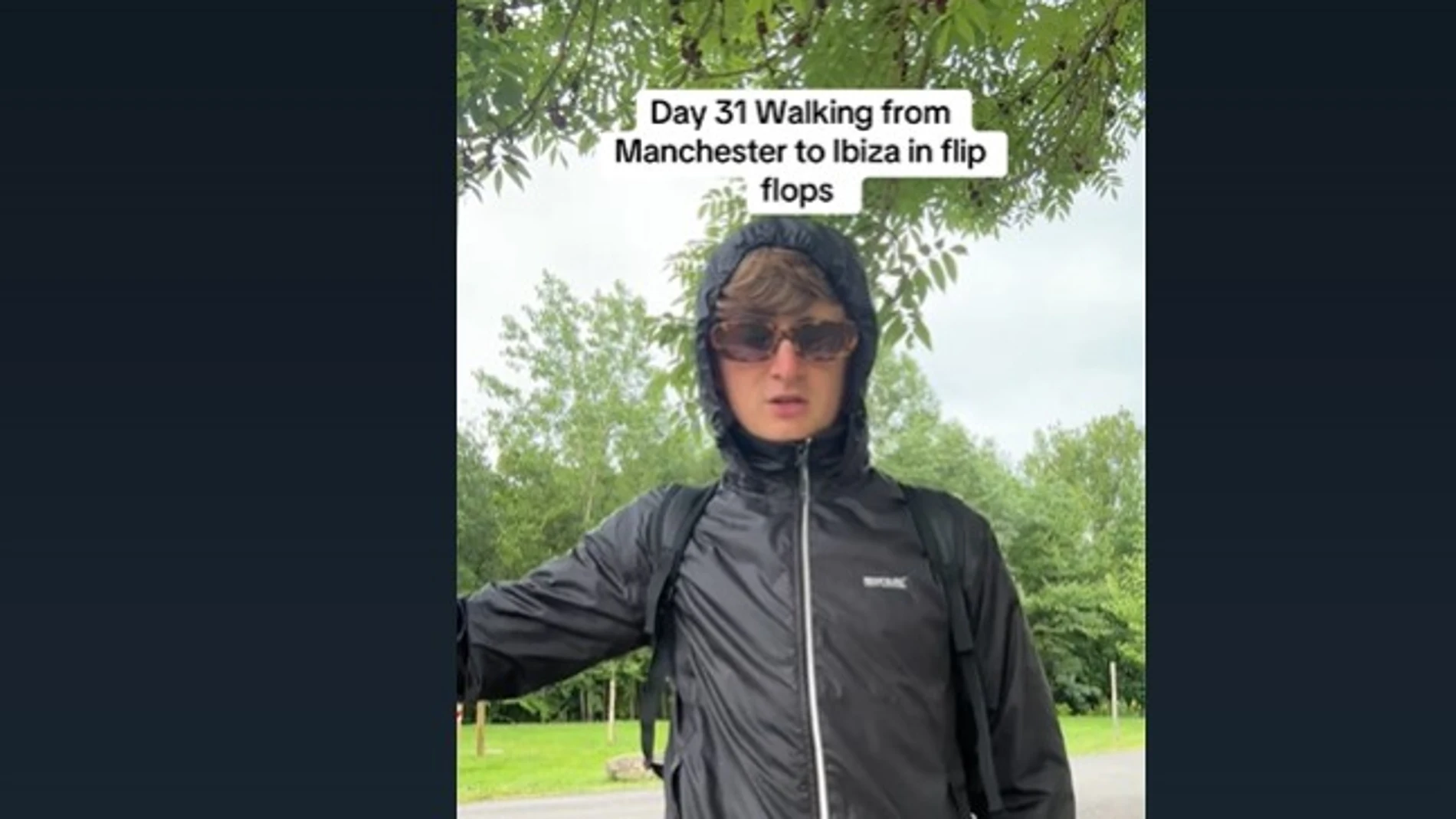 El reto de un inglés: caminar de Manchester a Ibiza en chanclas