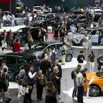 Visitantes en Automobile Barcelona.