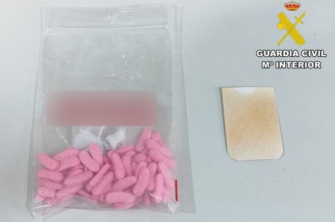 Detenido en Chinchilla de Montearagón por la posesión de una bolsa con 60 pastillas de éxtasis